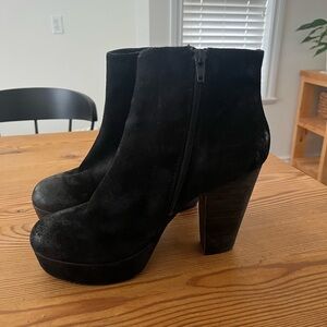 STEVE MADDEN BLACK BOOTIES
